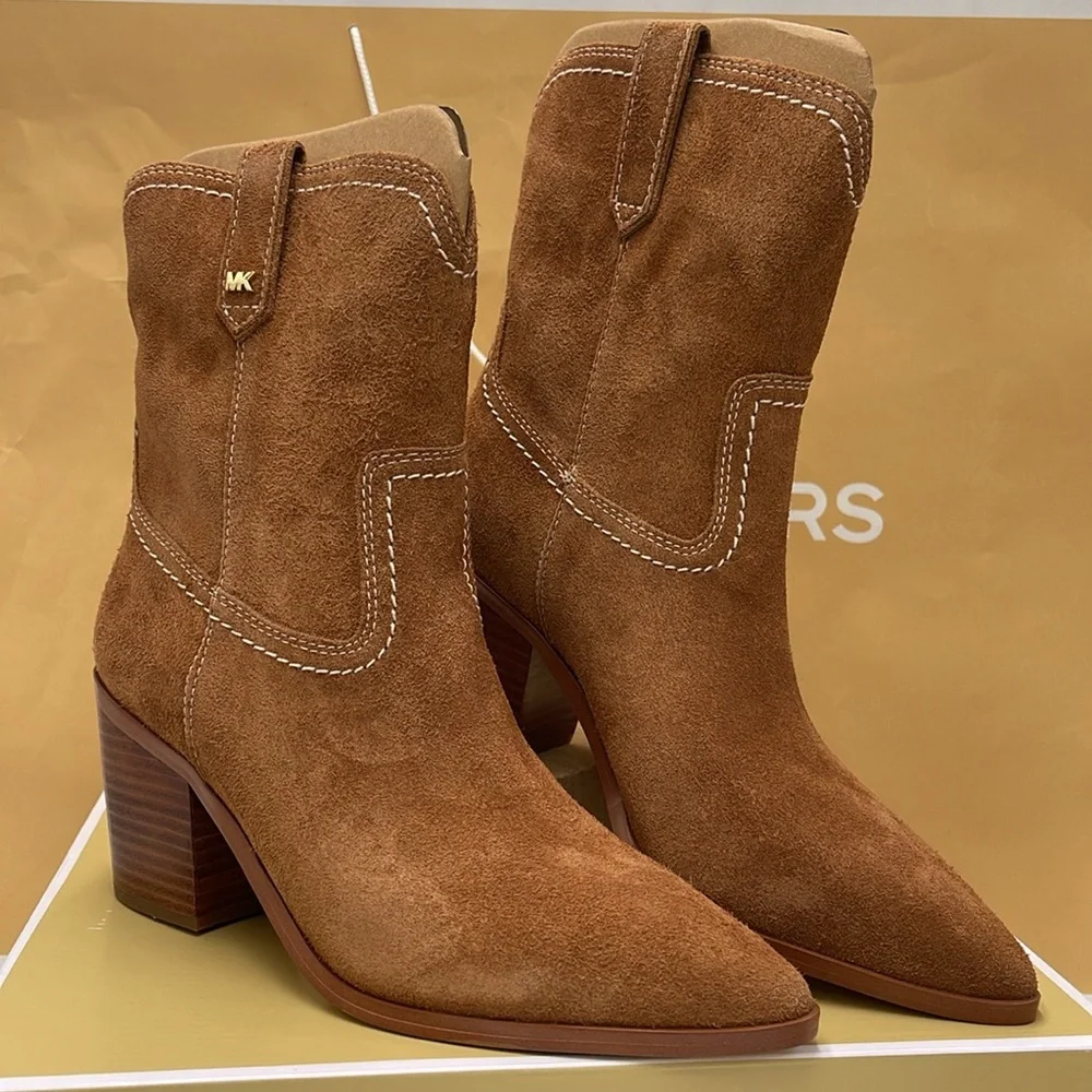Michael Kors WAVERLY HEELED BOOTIE JUNGLE SUEDE
49F4WVME6S
LUGGAGE - Picture 4 of 16